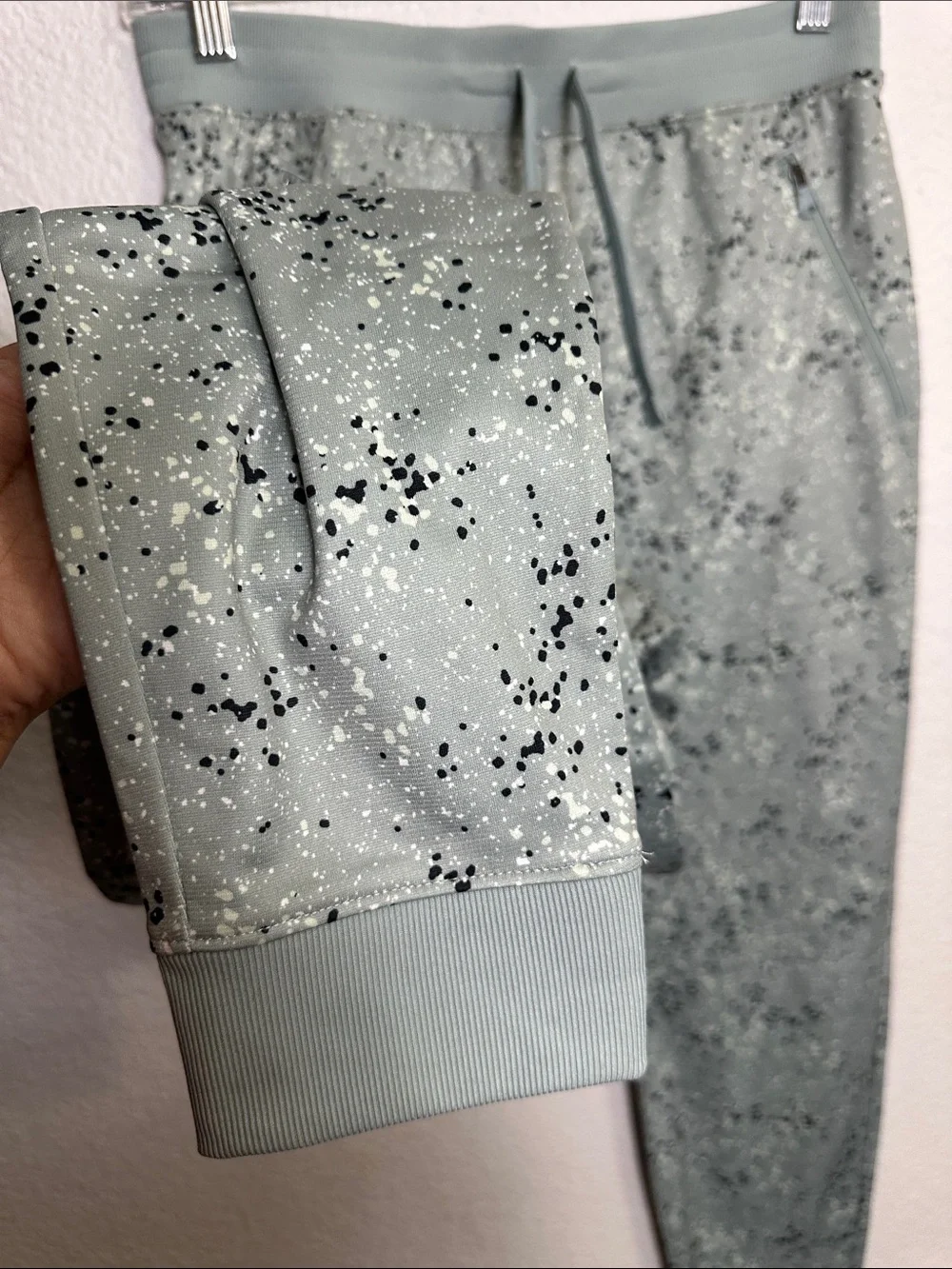 Under Armour Youth Boys Jogger Pants Loose Fit Size Large NWT Speckled Pennant